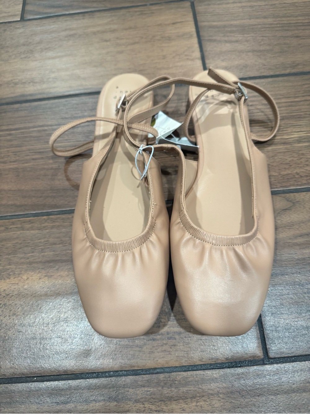 A NEW DAY Women's Vada tan Slingback Scrunch Toe Flats Size 11 - Picture 4 of 9